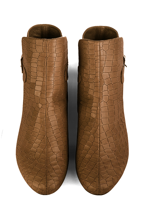 Caramel brown women's ankle boots with buckles at the back. Round toe. Flat block heels. Top view - Florence KOOIJMAN